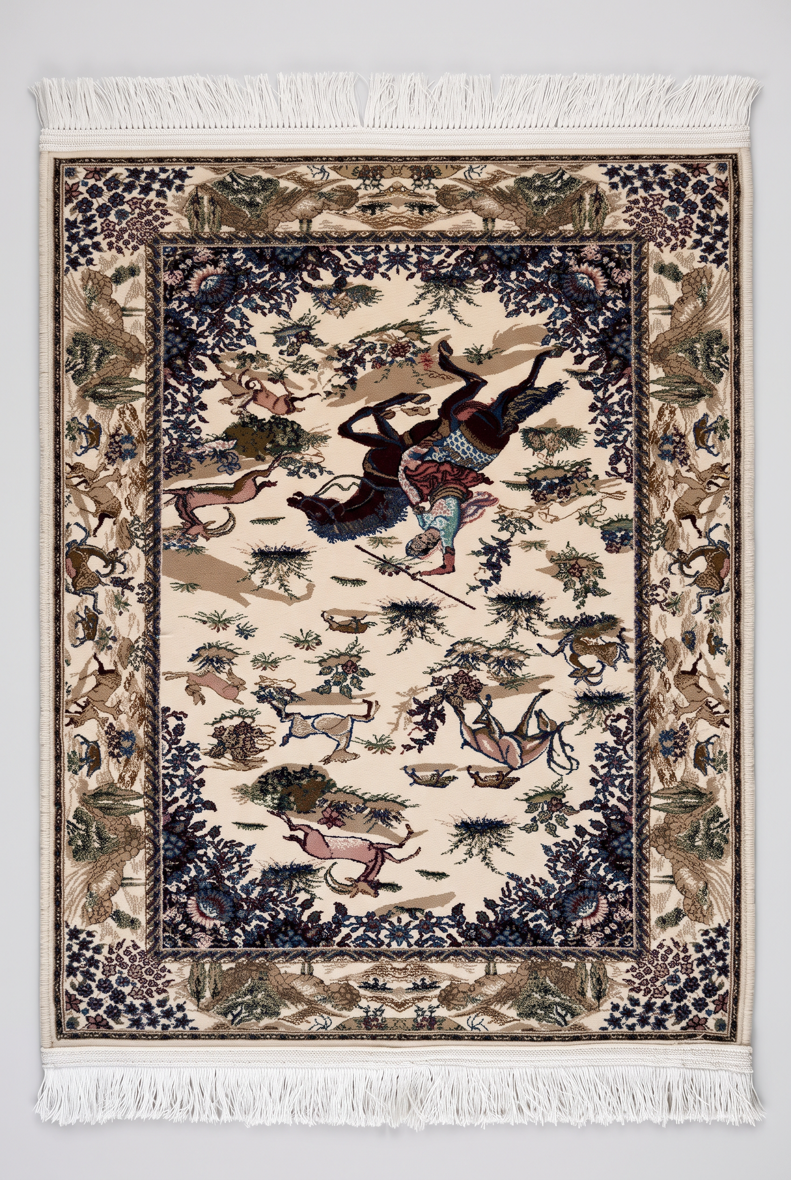 1200 Eimlek Premium Makine Halısı - Krem Zeminli Av Sahneli Figürlü İpek Tebriz Tarzı Salon Halısı 50x82 cm